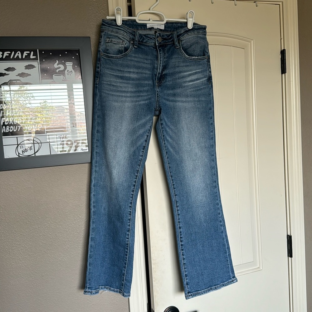 Risen Mid-rise Cropped Flare Jeans